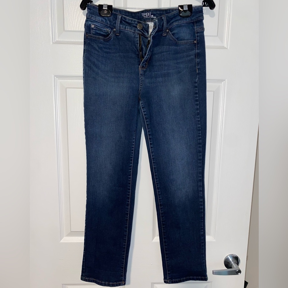 Time and Tru Women’s Straight Blue Denim Jeans